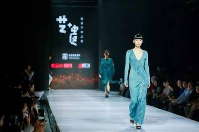 北京時(shí)裝周 | 傳承、跨界、童趣,三個(gè)不容錯(cuò)過的關(guān)鍵詞